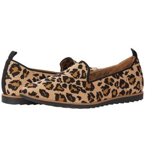 Leopard print shoe